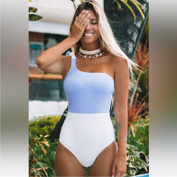 Cupshe Other - NEW Cupshe blue and white one shoulder one piece swimsuit